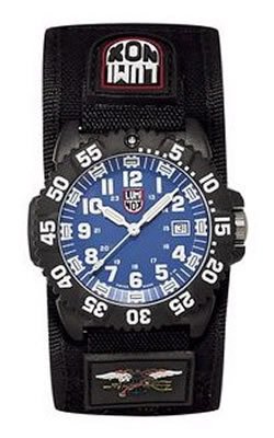 41pJ7hihP7L Luminox Evo Navy Seal Mens Date Quartz Watch