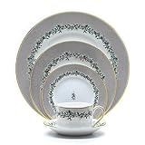 VERA WANG CHINA HOLLY WREATH BREAD & BUTTER PLATES