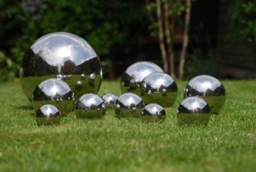 Childrens Toyshop  Outdoor Living : Stainless Steel Mirror Sphere 18cm