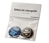 Produkt-Bild: Buttons "A40 - Woanders is auch scheisse" und "Weil Samstag ist" - Buttonset - Grubenmann - Goosen Edition - Ruhrgebiet - Fussballkultur