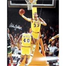 Kareem Abdul Jabbar (Los Angeles Lakers) autographed 16x20 Photo