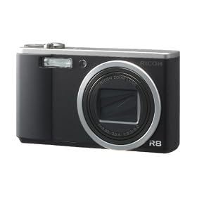 RICOH �f�W�^���J���� R8