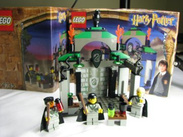 Retired Lego Harry Potter 4735 Slytherin Serpentard