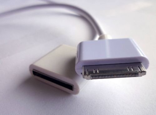 Professional Cable Connector Extension Cable 3-ft for iPods & iPhone 3GS - White