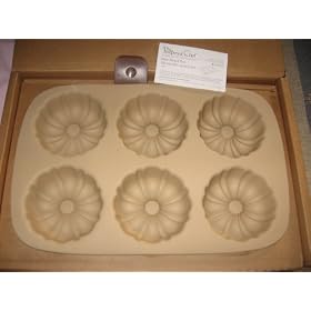 Family Heritage Stoneware Mini Fluted Pan by The Pampered Chef
