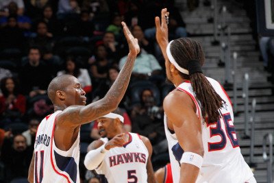 New Jersey Nets v Atlanta Hawks: Jamal Crawford and Etan Thomas Photographic Poster Print by Kevin Cox, 24x36