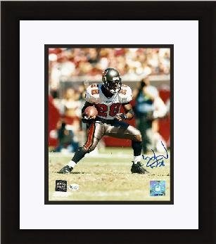 Warrick Dunn Autographed/Hand Signed Tampa Bay Bucs 8x10 Photo - Custom Framed