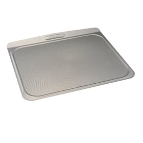 Click here to buy Circulon 14-by-16-Inch Metal Insulated Cookie Sheet by Circulon.