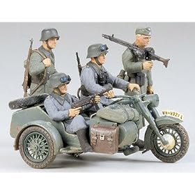BMW German Motorcycle With R/75 Side Car - 1:35 Scale Military - Tamiya