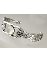 A Sensational Sterling Silver Goddess Cuff Bracelet Featuring A Genuine White Moonstone