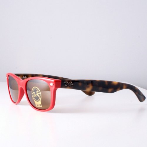 Cover image : Ray Ban Rb2132 New Wayfarer Ferrariレッド / ブラウン セルフレーム サングラス, 52mm