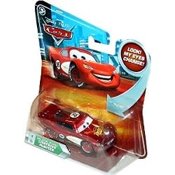 RADIATOR SPRINGS LIGHTNING MCQUEEN #2 w/ Lenticular Eyes Disney / Pixar CARS 1:55 Scale Die-Cast Vehicle