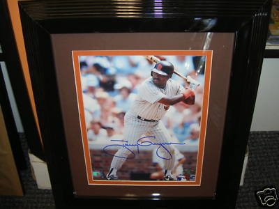 Autographed Gwynn Photo - 8x10 Framed - Autographed MLB PhotosB00COQ9Q0I : image
