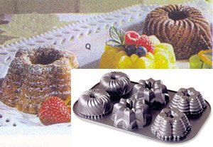 More image Mini Bundt cake pan 3 pairs of shapes: Bavarian-Star-and Festival. Diameter: 3-1/2