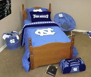 College Apartment Decorating Ideas on Have Pride In Your Favorite Team  Decorate Your Bedroom With This