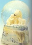 Eigenschaften Spieluhrenwelt  / Schneekugel mit Spieluhr, Eisbären