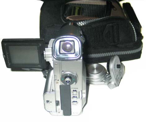 8mp DIGITAL VIDEO CAMERA / CAMCORDER W ACCESSORY KIT
