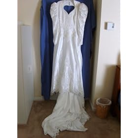 Wedding Dress by Mon Cheri size 40 w/Veil