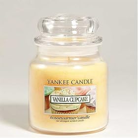 Vanilla Cupcake 14.5oz Medium Jar Yankee Candle