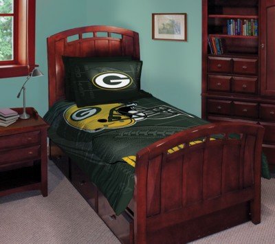 Green Bay Packers Twin/Full Comforter with Two Pillow Shams