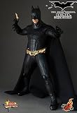 Movie Masterpiece - 1/6 Scale Fully Poseable Figure THE DARK KNIGHT - BATMAN (ORIGINAL COSTUME)