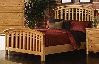 The Casual Collection Queen Arched Slat Bed (Natural Ash)