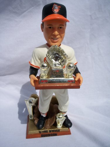 BALTIMORE ORIOLES BROOKS ROBINSON RARE 10 INCH GOLDEN GLOVE STATUE BOBBLE HEAD