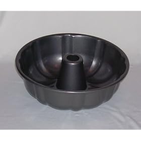 9 Cake Pan with center tube by Symak