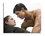 TAYLOR LAUTNER AS JACOB BLACK, KRISTEN STEWART AS BELLA SWAN FROM TWILIGHT SAGA NEW MOON COLOUR Movie Photo 41sZeqcuWEL. SL160 TAYLOR LAUTNER AS JACOB BLACK, KRISTEN STEWART AS BELLA SWAN FROM TWILIGHT SAGA NEW MOON COLOUR Movie Photo