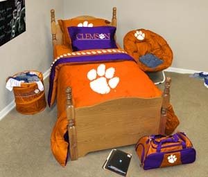 Clemson Tigers Bed Comforter Set (Full Queen) - NCAA College Athletics by Logo Chairs