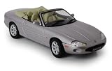 ジャガー・XK8・カブリオレ・PLATINUM・1/43・モデルカー