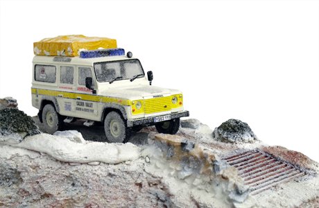 Cover image : LAND ROVER ランドローバー・ディフェンダー・ジオラマ・CALDER VALLEY SEARCH & RESCUE TEAM・1/43