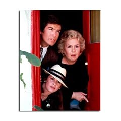 STEPHANIE ZIMBALIST AS LAURA HOLT, PIERCE BROSNAN AS REMINGTON STEELE, DORIS ROBERTS AS MILDRED KREBS FROM REMINGTON STEELE - IN FARBE - Filmfoto (4 verschiedene Fotos zur Auswahl, auch in (Poster) PLAKAT-Format erh�ltlich)
