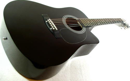 4/4 Westerngitarre mit Cutaway in schwarz