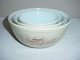 Set of 3 Pyrex Mixing Bowls