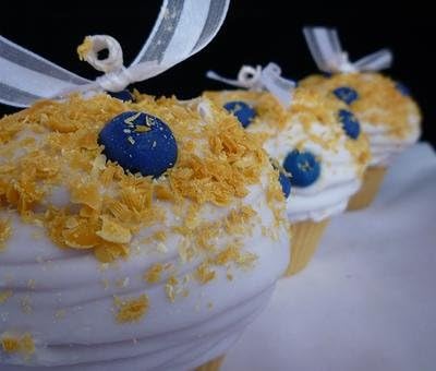 Huckleberry Pie Soy Cupcake Candle (One Candle)