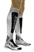 X-Socks Ski Metal Men Skisocken HerrenF&uuml;r k&auml;lteempfindliche F&uuml;&szlig;en konzipiert oder f&uuml;r Skifahren und Skiwandern bei sehr kalten Temperaturen!Die 'Allrounder' f&uuml;r alle Skisportarten!Die Ber&uuml;hrung mit Ihrer Haut gen&uuml;gt und diese Socke w&auml;rmt revolution&auml;r durch ein ungew&ouml;hnliches Prinzip: W&auml;rmereflektion durch XITANIT™ – ein innovatives, metallisch gl&auml;nzendes Garn.Wo W&auml;rme auf die Xitanit™-Fl&auml;che auftrifft, wird diese reflektiert. Sie wird zur&uuml;ckgeworfen an die W&auml;rmequelle; zur&uuml;ck an die F&uuml;&szlig;e. Wohlige W&auml;rme im nat&uuml;rlichen Temperaturbereich entsteht. Sie kennen dieses Prinzip, es liegt auch den flatterd&uuml;nnen Metallfolien zugrunde, die bei Unf&auml;llen vor Ausk&uuml;hlung sch&uuml;tzen. In die Xitanit™ Verarbeitung eingebettet ist hochfeine Merinowolle, die W&auml;rme hervorragend bewahrt. Sie kumuliert jedoch nicht; So droht keine Gefahr von “Aufheizen” und &Uuml;berhitzen im Skistiefel. X-SOCKS� Ski Metal (Xitanit™) ein sensibler und hocheffektiver “W&auml;rmer” Ihrer F&uuml;&szlig;e. Die Konstruktion des Gewebes st&uuml;tzt an den wichtigen Stellen des Fu&szlig;es.Material: 25% Polyester, 24%, Merinowool, 23% Nylon, 19%, Acryl, 7% Polypropylen 2% ElastaneWaschen: 40� W&auml;scheFarben XI8 Silver AnthraciteGr&ouml;&szlig;en 35-38, 39-41, 42-44, 45-47Hinweis: Einzelne Gr&ouml;&szlig;en k&ouml;nnten evtl. erst ab Oktober geliefert werden. Ab und an kann es zu Nachschubproblemen kommen.Artikelnummer X20295X-Socks High Tech f&uuml;r die F&uuml;&szlig;e, f&uuml;r alle die H&ouml;chstleistungen wollen. Hier sind die passenden Socken. Biomechaniker und Textilingenieure haben unsere menschlichen Bewegungsabl&auml;ufe, das ausgefeilte Zusammenspiel von Fu&szlig; und K&ouml;rper, bis ins kleinste Deta