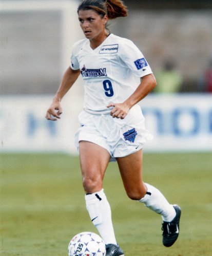MIA HAMM USA WOMENS SOCCER 8X10 HIGH GLOSSY SPORTS ACTION PHOTO (N)