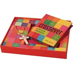 Crossover: Das Buch zur Konfirmation. Geschenkbox m. Buch 9 x 9 cm, Lederband m. Silberkreuzanh�nger 18 x 14 x 2,5 cm