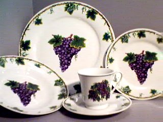 GRAPE 20pc Dinner Dish Set Grapes Dishes ~Beautiful NEW