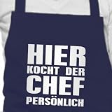 Zoom Produkt-Bild: HIER KOCHT DER CHEF PERS&Ouml;NLICH  - navyblau - Kochsch&uuml;rze, K&uuml;chensch&uuml;rze, Latzsch&uuml;rze - Die Geschenkidee f&uuml;r den K&uuml;chengott!