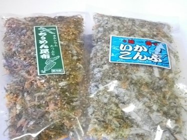 送料無料　ごはんがすすむ！お得な昆布のふりかけセット。当店特製ちりめん昆布５０ｇ といか昆布５０ｇ 【送料無料】