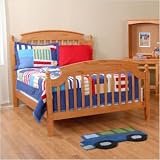 Color Box Poster Bed in Pine Size: Twin