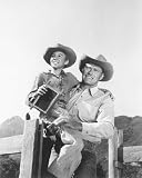 CHUCK CONNORS AS LUCAS MCCAIN FROM THE RIFLEMAN - Licensed Photo - Professional Photographic Print - Picture SIZE 10x8 (25x20cm)