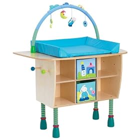 Changing table Slumberland with Play Arch and 4 Hanging Figures