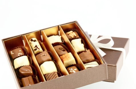 The Chocolate Collection - Edles Pralinenpräsent mit belgischen Pralinen - Helle Mischung