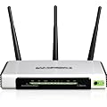 TP-Link TL-WR941ND WLAN-Router (Wireless-N-Standard, bis zu 300 Mbps �bertragungsgeschwindigkeit, inkl. 3 abnehmbarer Antennen (omnidirektional), 4 10/100Mbps-LAN-Ports, UPnP, DDNS, Statisches Routing und VPN-Passthrough, QSS)
