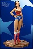  : Wonder Woman Lynda Carter Statue