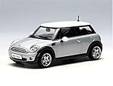 Review AutoArt 55001 / Diecast Model Mini Cooper (2006) in Sparkling Silver (1:43 scale)