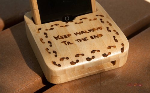 [MADE FROM RAW WOOD] Bamboo Stand for iPhone (Keep Walking) by SigniCASE